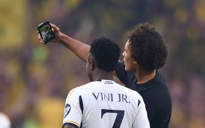 Einn innrásarmannana fékk mynd með Vinicius Jr.