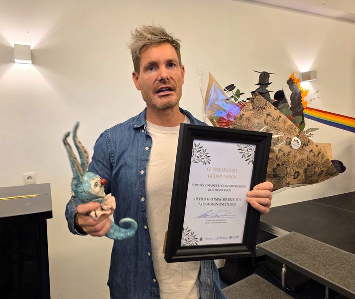 Gunnlaugur Víðir Guðmundsson, forstöðumaður félagsmiðstöðvarinnar Gleðibankans í Reykjavík, sem hlaut hvatningaverðlaunin gegn einelti i dag við hátíðlega athöfn í Menntaskólanum að Laugarvatni.