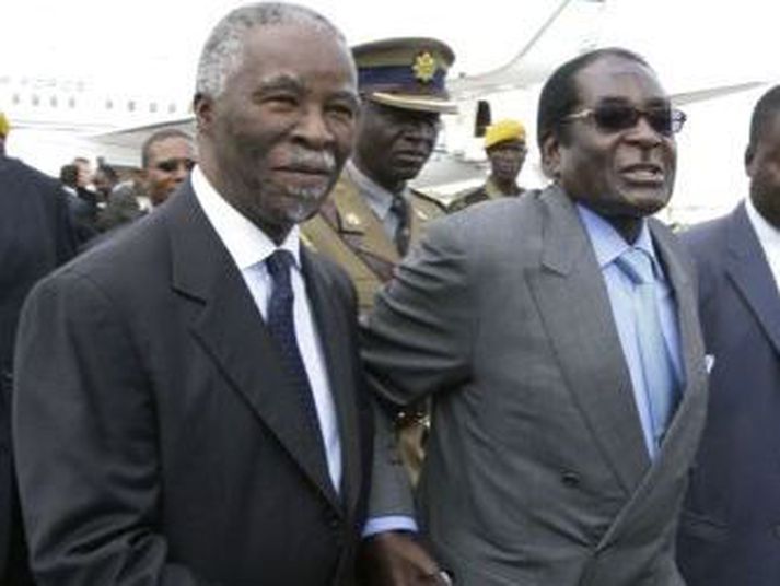 Mbeki og Mugabe á góðri stundu.