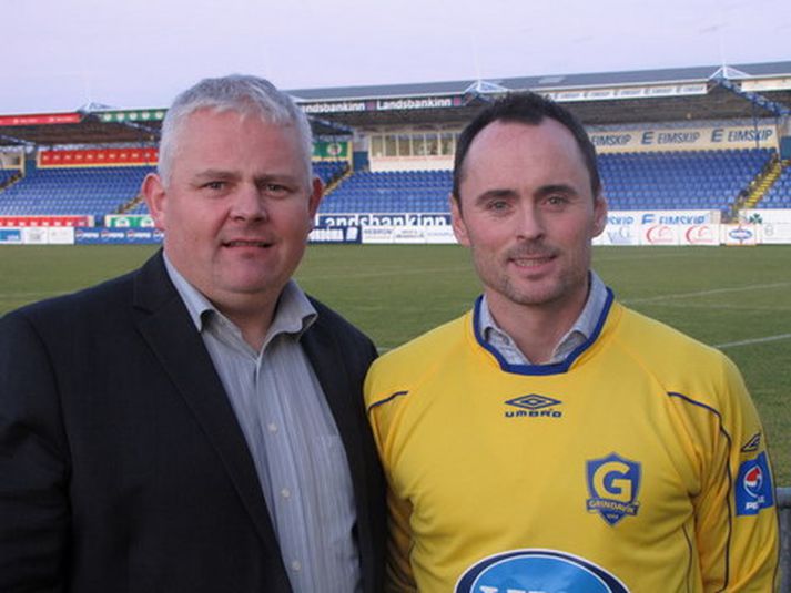 Auðun Helgason og Þorsteinn Gunnarsson, formaður knattspyrnudeildar Grindavíkur.