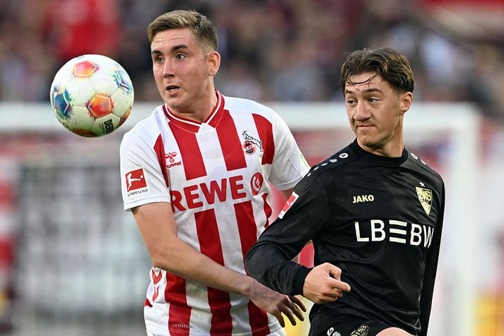 Ísak Bergmann Jóhannesson einbeittur í leiknum við Stuttgart í gær.