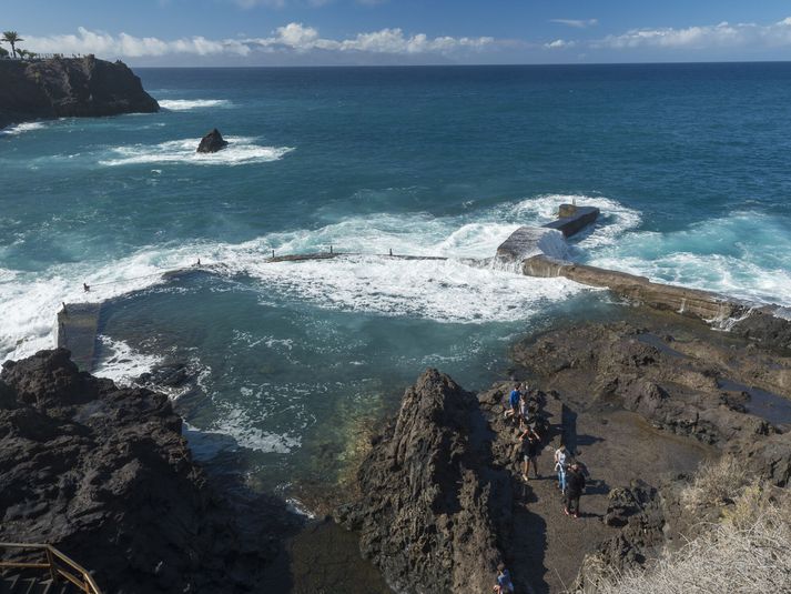 Laugin situr litlu hærra en sjávarborðið og getur því verið afar varasöm í vondu veðri.