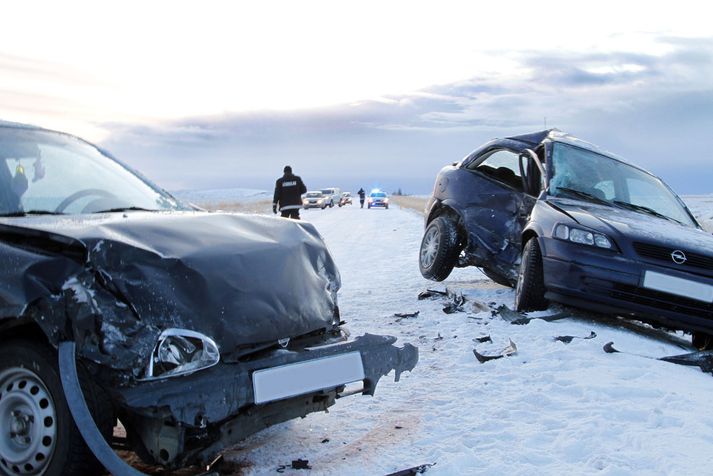 Áreksturinn varð mjög harður eins og sést á myndunum.