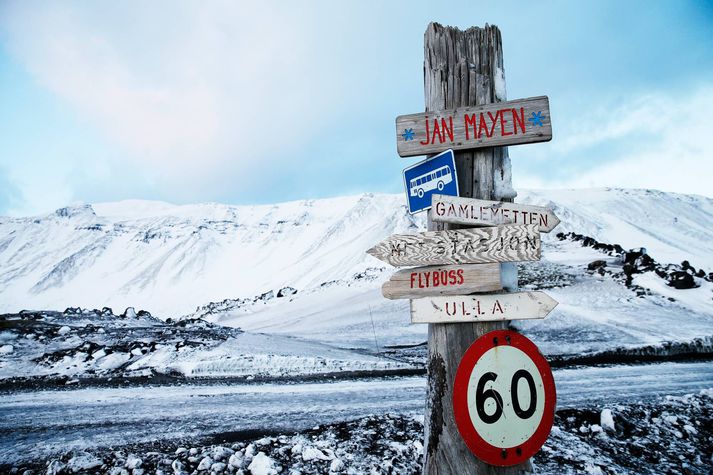 Frá Jan Mayen. Norðmenn lýstu eyjuna sem hluta af konungsríkinu Noregi árið 1930. Áður höfðu þeir komið á fót veðurathuganastöð þar árið 1922.