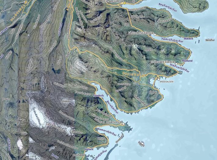 Aurskriðan féll á þjóðveg 1 í Berufirði.