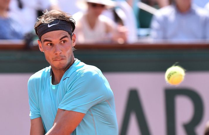 Rafael Nadal með augun á boltanum.