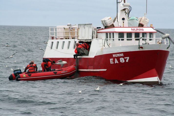 Fiskistofustjóri hefur ekki ákveðið hvort hann og fjölskylda hans flytja með Fiskistofu til Akureyrar. Samráðhópur á vegum atvinnuvegaráðherra fundar um málið í dag.