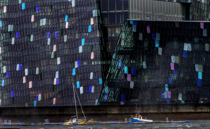 Harpa verður hvít og blá á næstunni.