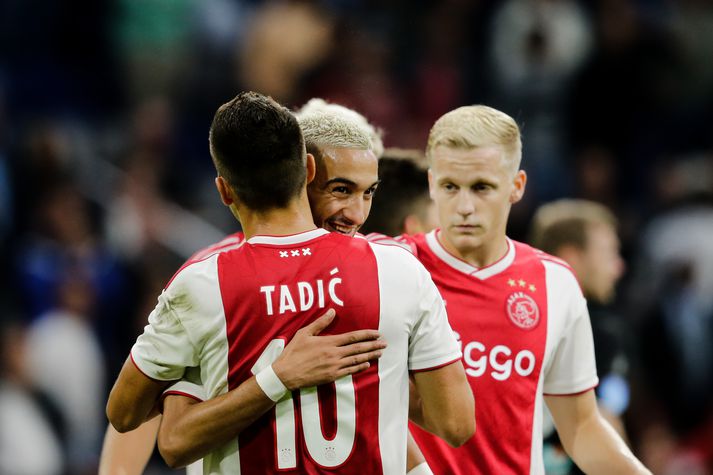 Leikmenn Ajax fagna.