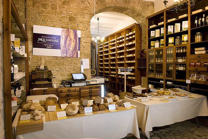 Hjónin Guðrún Margrét Jóhannsdóttir og David Nelson reka saman þrjú bakarí í Barcelona undir nafninu BarcelonaReykjavík Bakery.