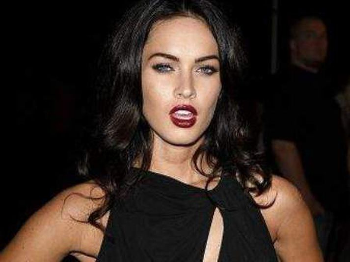 Rekin Megan Fox líkti Michael Bay, leikstjóra Transformers, við Hitler og mátti í kjölfarið taka pokann sinn.