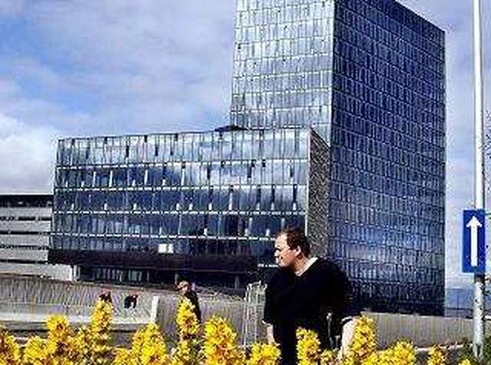Í turninum eru tuttugu þúsund fermetrar af skrifstofurými í boði. Starfsemi hefst í húsinu um mánaðamótin september-október. Mynd/GVA