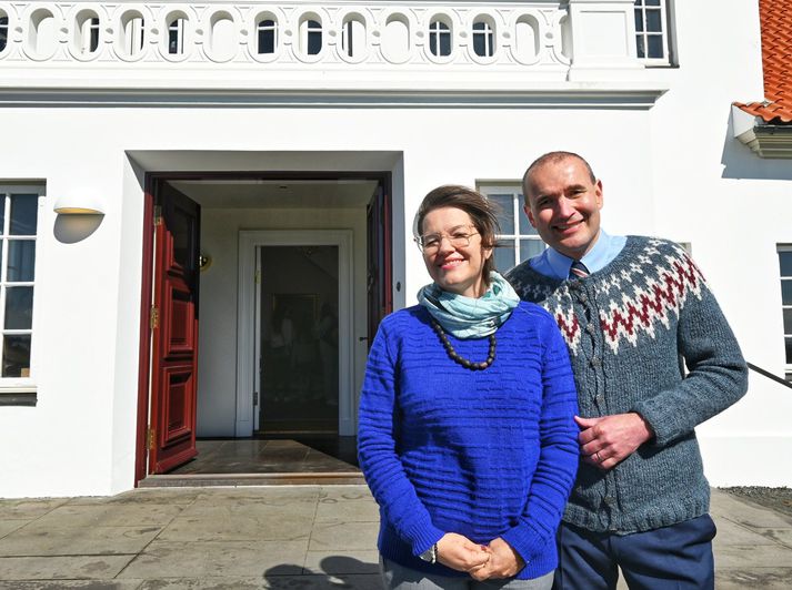 Forsetahjónin Guðni Th Jóhannesson og Eliz Reid taka á móti gestum á laugardaginn, í síðasta opna húsi á Bessastöðum í forsetatíð Guðna.