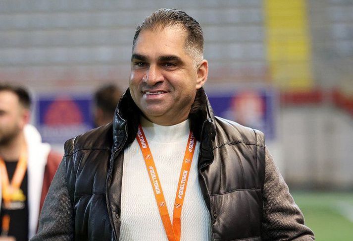 Stavros Demosthenous var stjórnarformaður hjá kýpverska b-deildarfélaginu Karmiotissa.