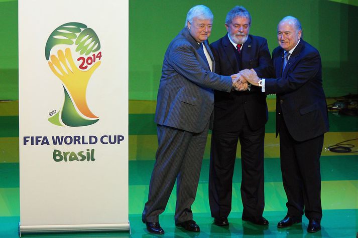 Ricardo Terra Teixeira, forseti brasilíska sambandsins, Luiz Inacio Lula da Silva, forseti Brasilíu og Sepp Blatter, forseti FIFA.