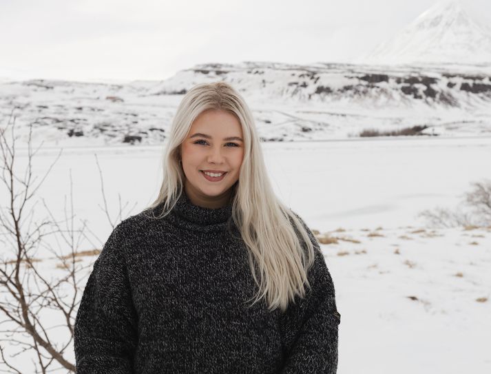 Thelma fékk ekki greiningu fyrr en seint á unglingsaldri og þegar hún var í grunnskóla bjó til eigin aðferð til að tileinka sér námsefnið.