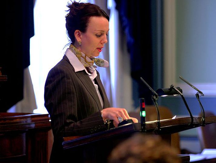 Siv Friðleifsdóttir vill takmarka umræðutíma þingmanna.