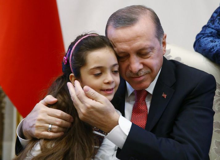 Bana al-Abed hittir forseta Tyrklands, Recep Tayyip Erdogan, í desember 2016.