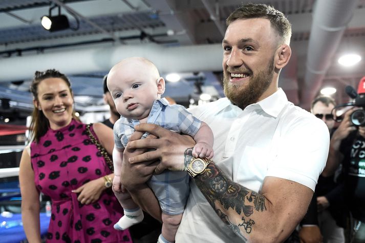 Conor McGregor og Conor yngri.