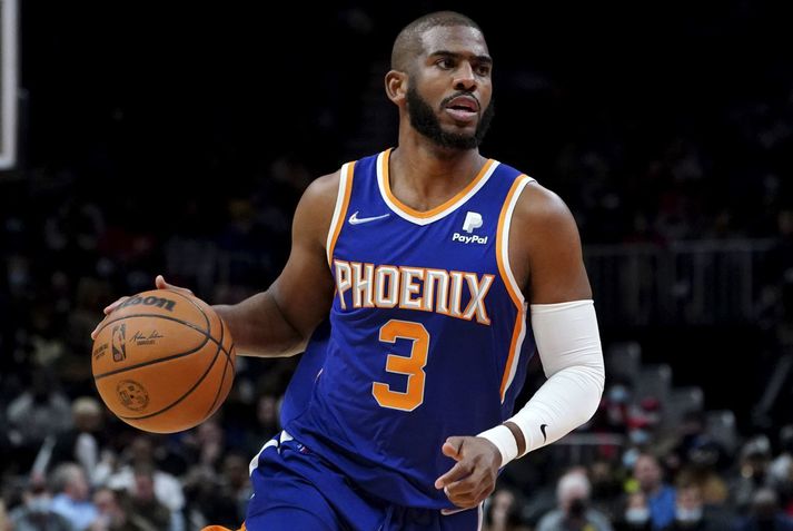 Chris Paul á ferðinni með boltann í leik með Phoenix Suns liðinu í vetur.