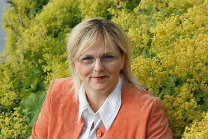 Marta Guðjónsdóttir, fulltrúi í menntaráði, mældi fyrir tillögunni um Erróverðlaunin.