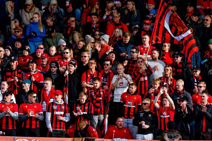 Víkingar hefja titilvörnina á heimavelli sínum á móti erkifjendum síðustu ára.