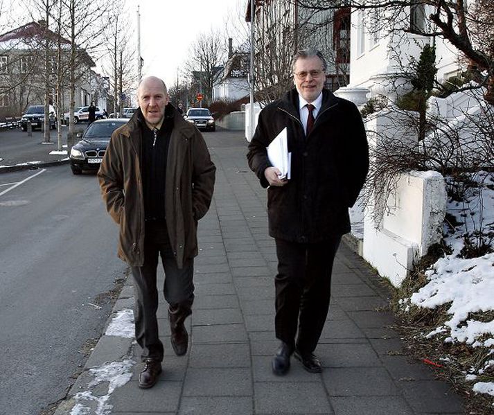 Ögmundur og Steingrímur nýttu sér góða veðrið og gengu til Alþingis á föstudaginn.
Fréttablaðið/GVA