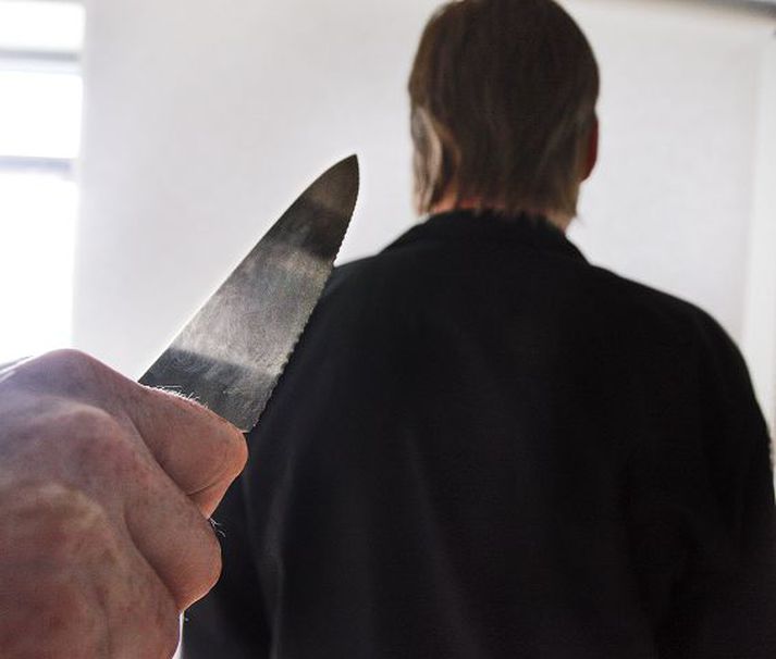 Oft kemur til átaka milli unglinga og foreldra en sjaldgæft er að vopnum sé beitt.