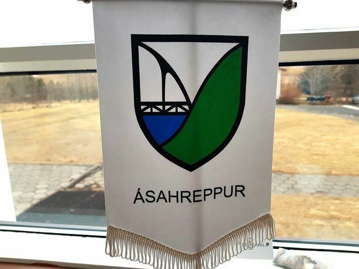 Meirihluti íbúa Ásahrepps lýsti sig mótfallinn sameiningu í skoðanakönnun sem lögð var fyrir þá samhliða forsetakjöri.
