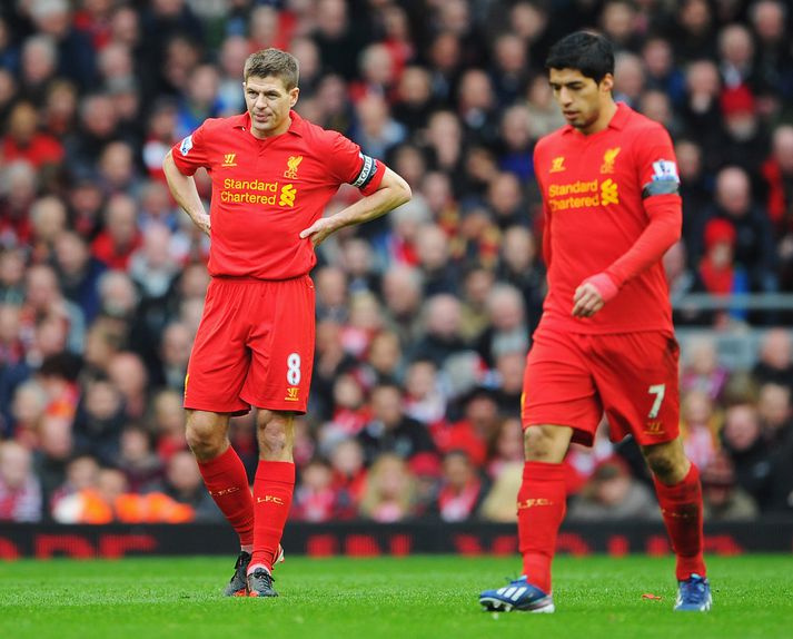 Suarez og Steven Gerrard, fyrirliði Liverpool.