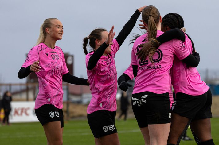Ása Björg Einarsdóttir og félagar hennar í Grindavík/Njarðvík unnu frábæran endurkomusigur í kvöld.