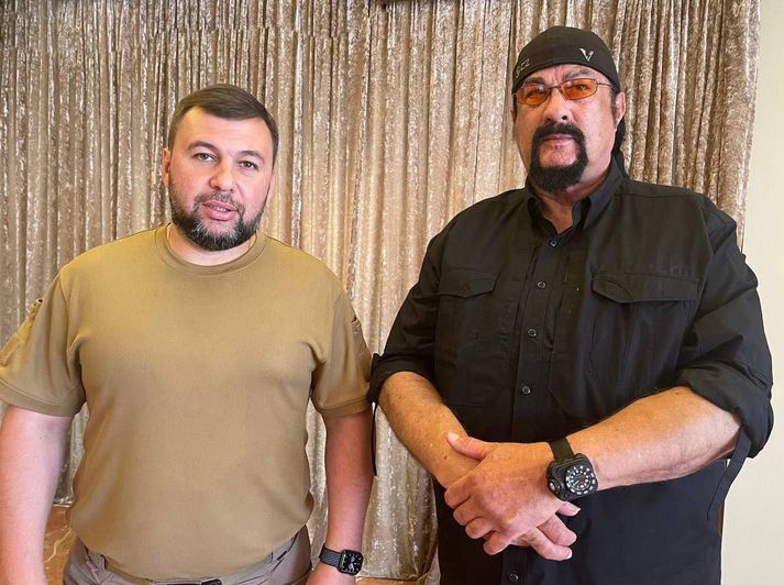 Steven Seagal með Denis Pushilin, leiðtoga Lýðveldisins í Donetsk.