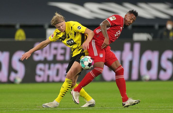 Jerome Boateng í baráttu við Erling Braut Haaland í stórleik Bayern og Dortmund um síðustu helgi, sem Bayern vann 3-2.