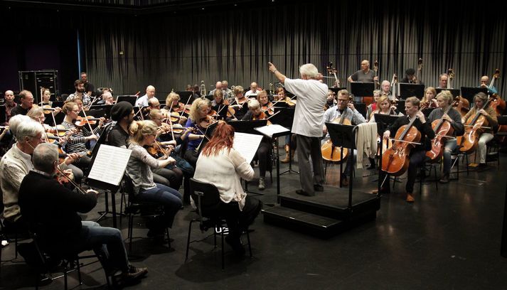 Vladimir Ashkenazy á æfingu með Sinfóníuhljómsveit Íslands.