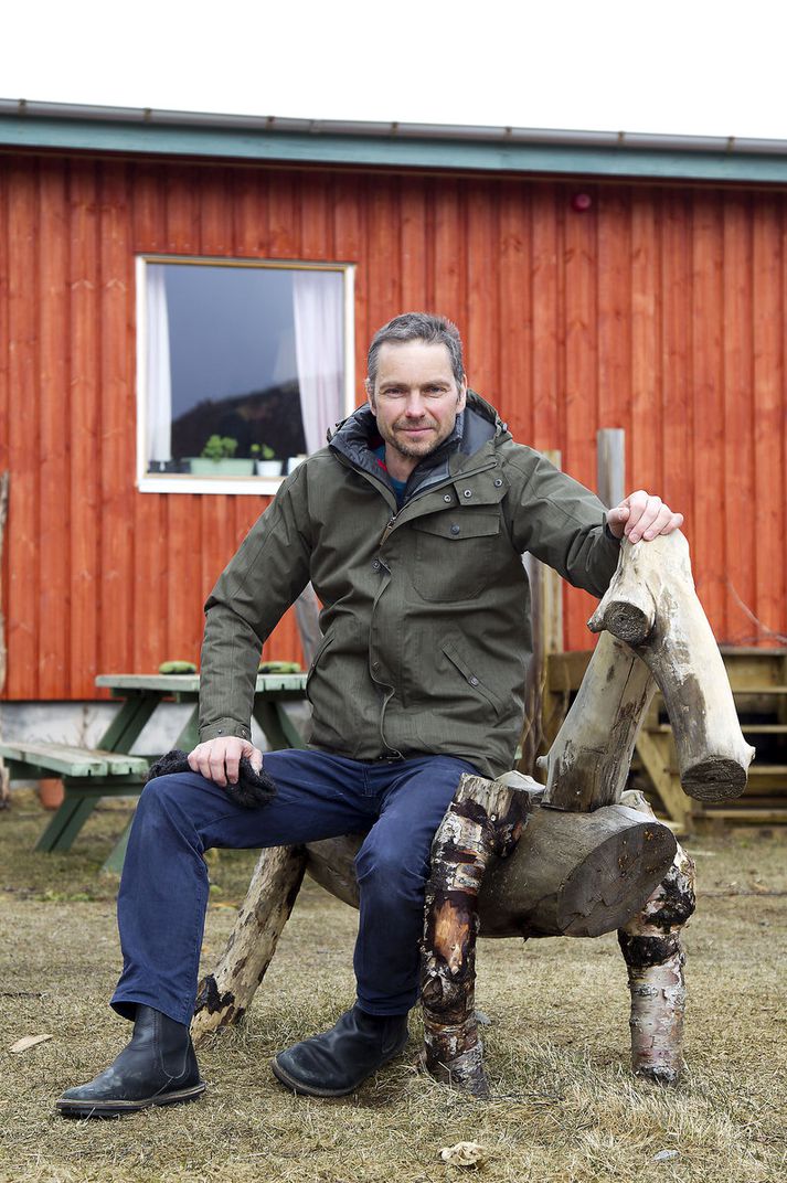 „Það er ekki bara höfuðið sem er í skólanum,“ segir Eiríkur glaðlega, um áherslurnar í Waldorfskólanum.