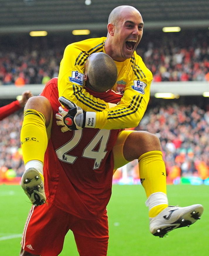 Pepe Reina er hamingjusamur í Liverpool.