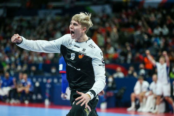 Viktor Gísli Hallgrímsson og félagar ættu að fá góðan stuðning þegar þeir freista þess að tryggja sér sæti á HM.
