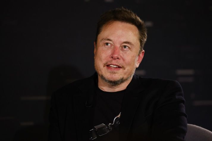 Elon Musk, eigandi X og annarra fyrirtækja, segir að án auglýsinga muni samfélagsmiðlafyrirtækið fara á hausinn.