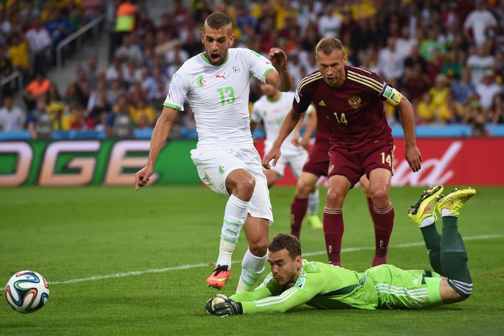 Akinfeev átti góðan leik í marki Rússlands fyrir utan ein mistök.