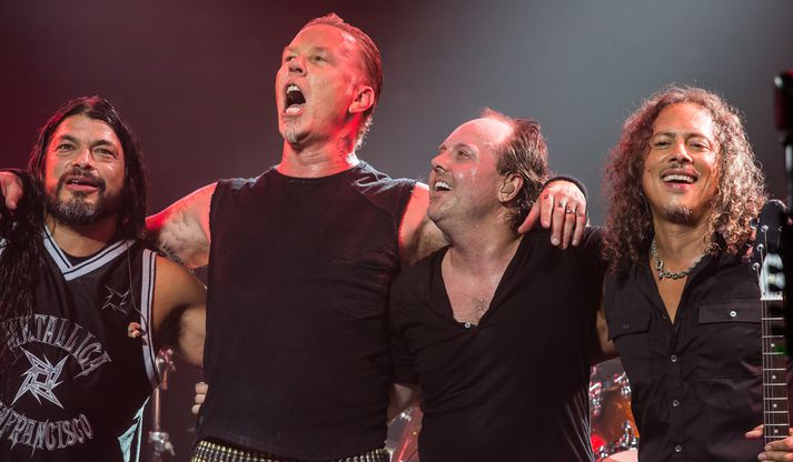 James Hetfield, söngvari Metallica, er annar frá vinstri.