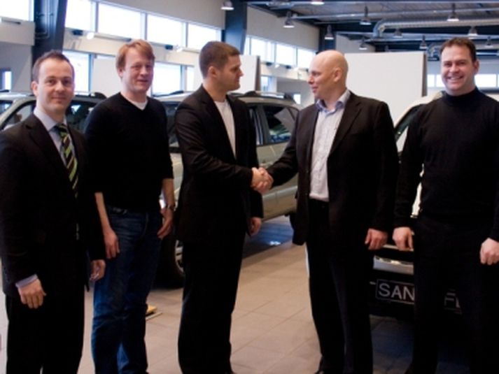 Ragnar Sigþórsson, Þorsteinn Þorgeirsson, Björn Ragnarsson, Heiðar Sveinsson og Guðlaugur Andri Sigfússon kátir við undirritun samningsins.