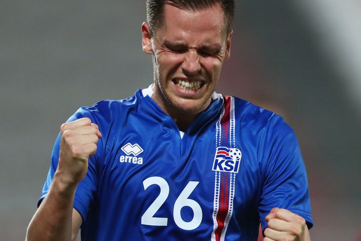 Kjartan Henry Finnbogason fagnar marki sínu.