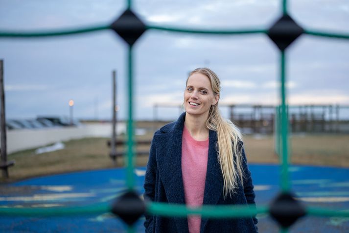 Dóra Jóhannsdóttir, leikkona, leikstjóri og handritshöfundur, er að gefa út bók um reynslu sína af kvikmyndabransanum þar sem hún upplifir sig sem útilokaða.