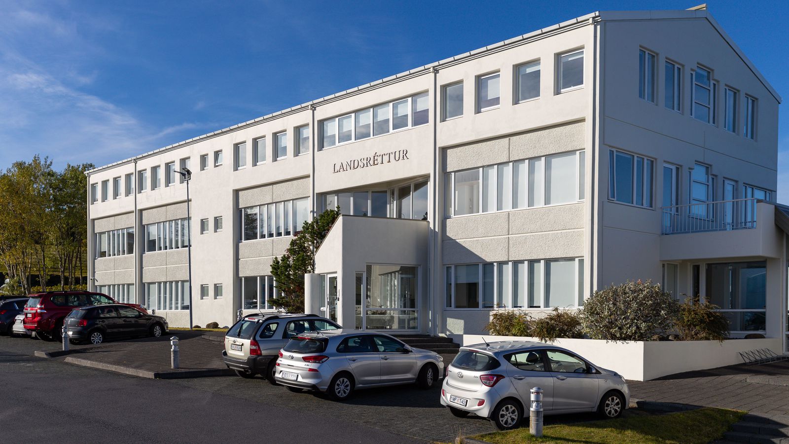 Vaknaði ótta­sleginn með sex ósvöruð sím­töl frá Matthíasi og þrjár milljónir á reikningnum