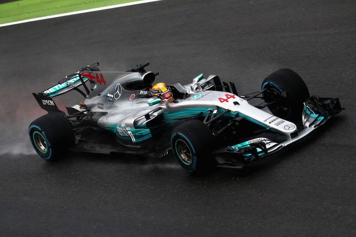 Lewis Hamilton á Mercedes var lang fljótastur í dag.