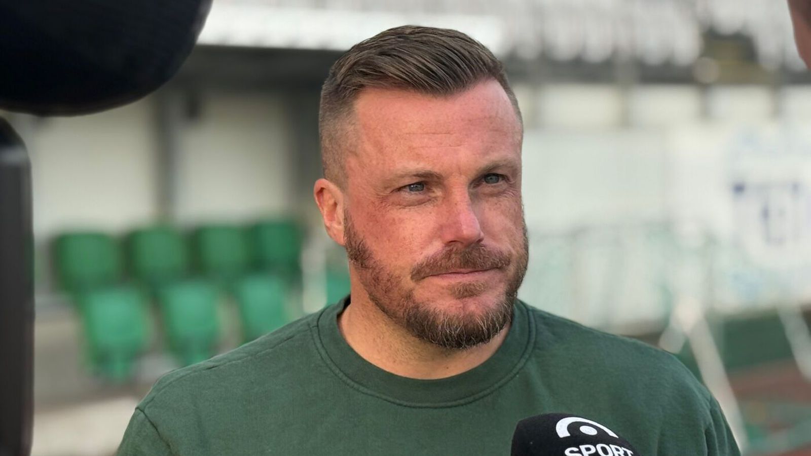 Ís­lenskan mesta eftir­sjáin: „Tala hana mest fullur niðri í bæ“