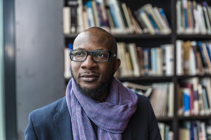 Teju Cole á alþjóðlegan bakgrunn og sér heiminn með augum heimsborgarans.