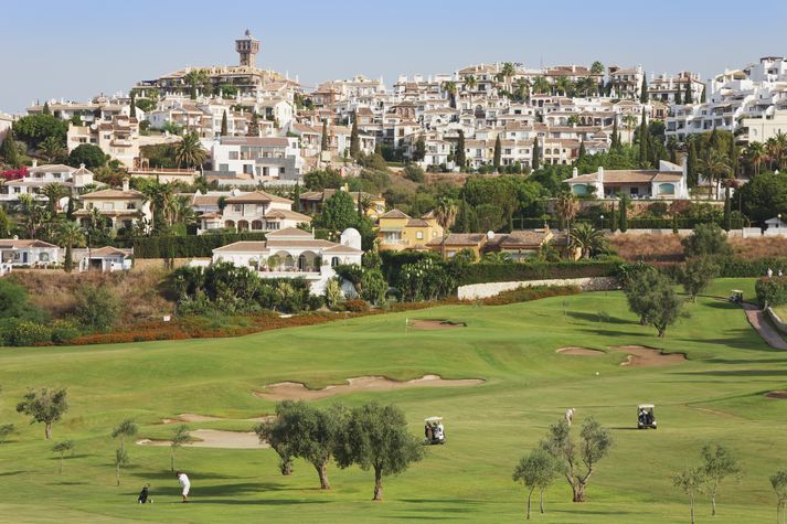 Los Olivos golfvöllurinn í Mijas á Costa del Sol er einn 109 golfvalla í Andalúsíu.