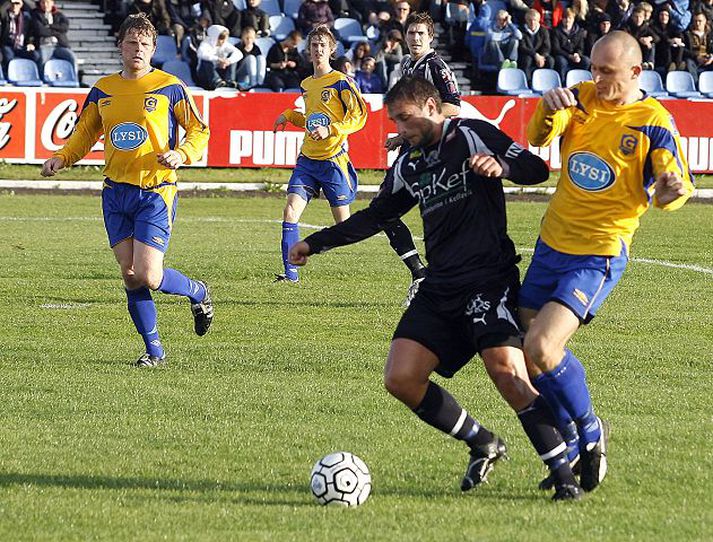 Guðmundur Steinarsson hefur farið hreinlega á kostum í Landsbankadeildinni í sumar og er markahæsti leikmaður deildarinnar með 16 mörk í 19 leikjum.