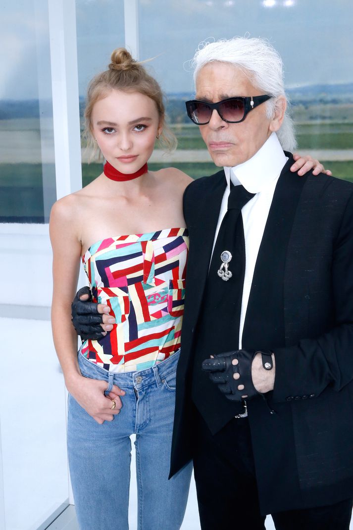 Lily-Rose Depp og Karl Lagerfeld.